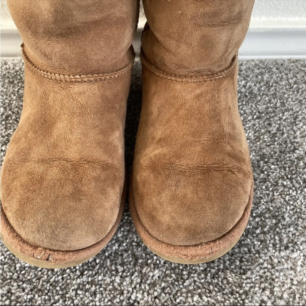 UGG Boots Womens 4 Brown Suede Leather Sheepskin Lining Comfort S/N 5229 Cozy - Picture 3 of 14
